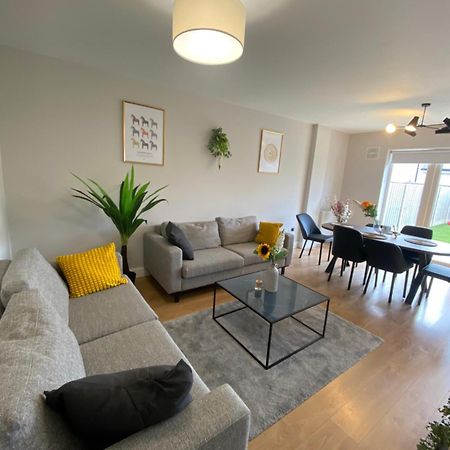 Extra Large Room In New House At Citywest Dublin Zewnętrze zdjęcie