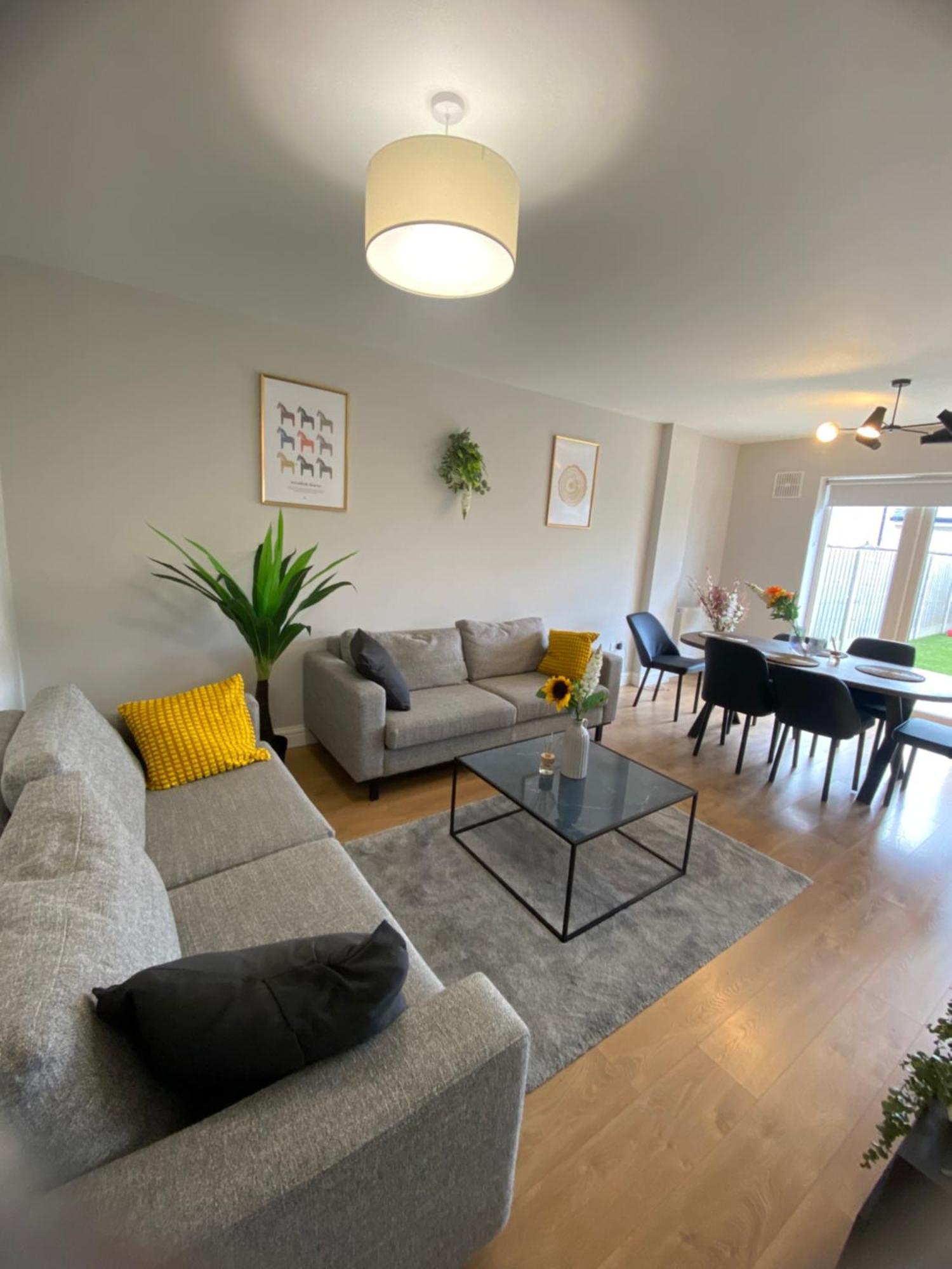 Extra Large Room In New House At Citywest Dublin Zewnętrze zdjęcie