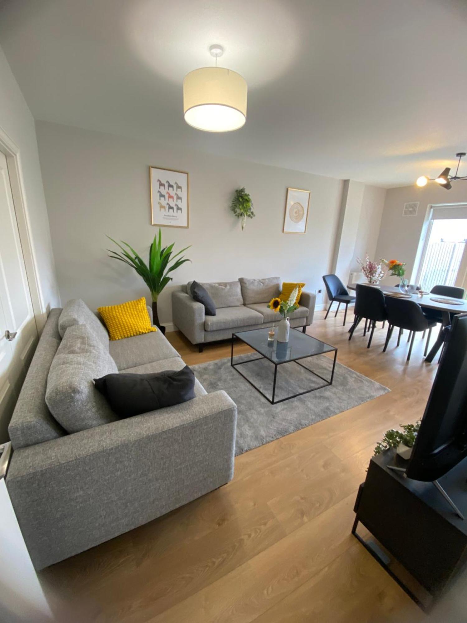Extra Large Room In New House At Citywest Dublin Zewnętrze zdjęcie